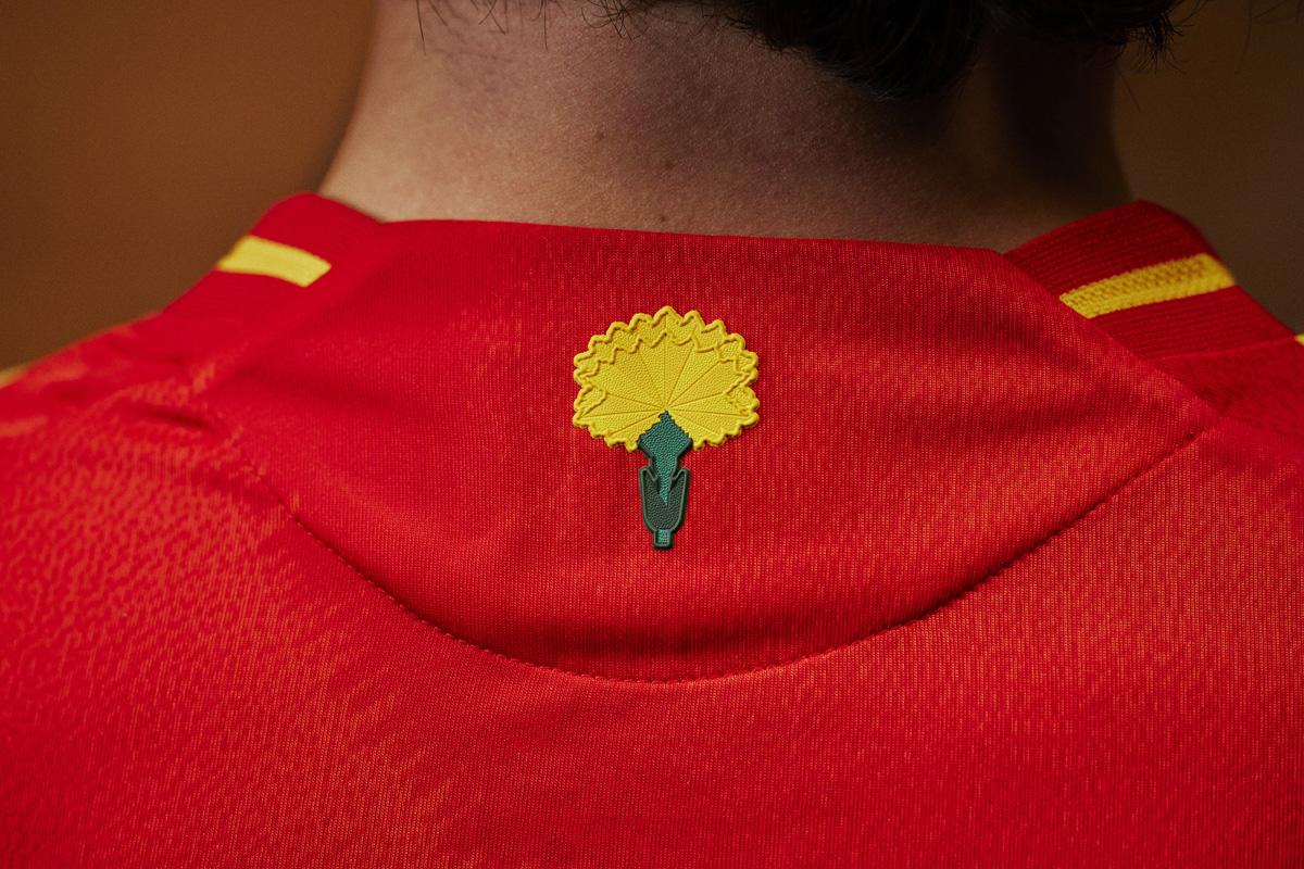 西班牙国家队 2024 欧洲杯主客场球衣 © 球衫堂 kitstown