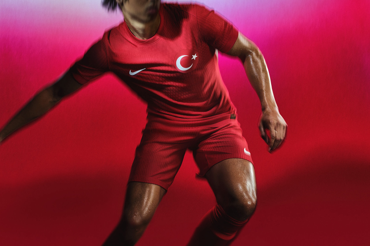土耳其国家队 2024 欧洲杯主客场球衣 © 球衫堂 kitstown