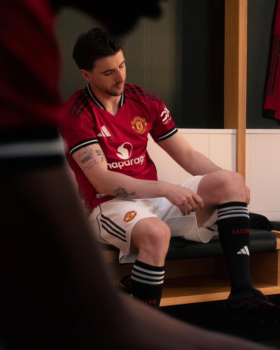Manchester United 2025/26 Home Kit © kitstown