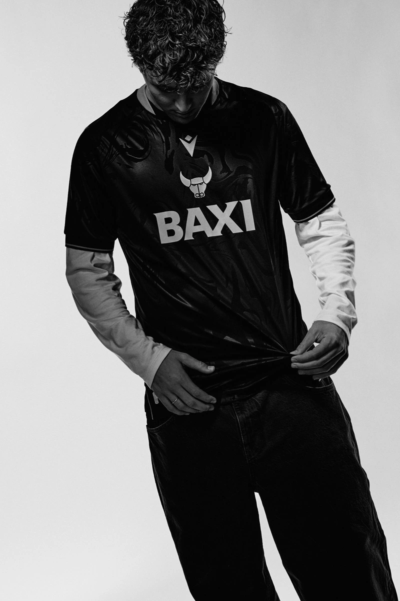 牛津联 2025-26 赛季客场球衣 © 球衫堂 kitstown 牛津联 2025-26 赛季客场球衣 © 球衫堂 kitstown