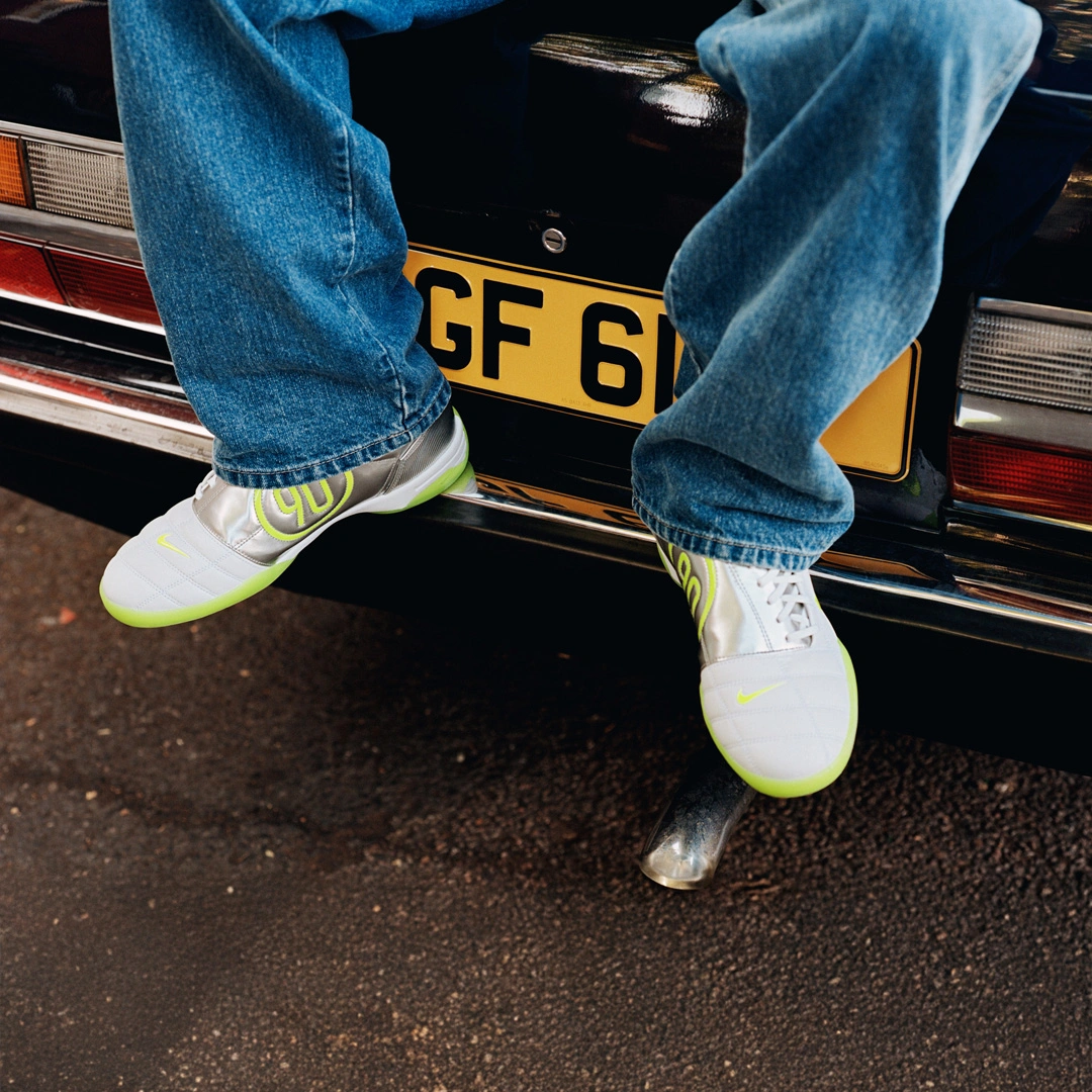 Palace 与耐克携手推出 P90 系列 © 球衫堂 kitstown Palace 与耐克携手推出 P90 系列 © 球衫堂 kitstown