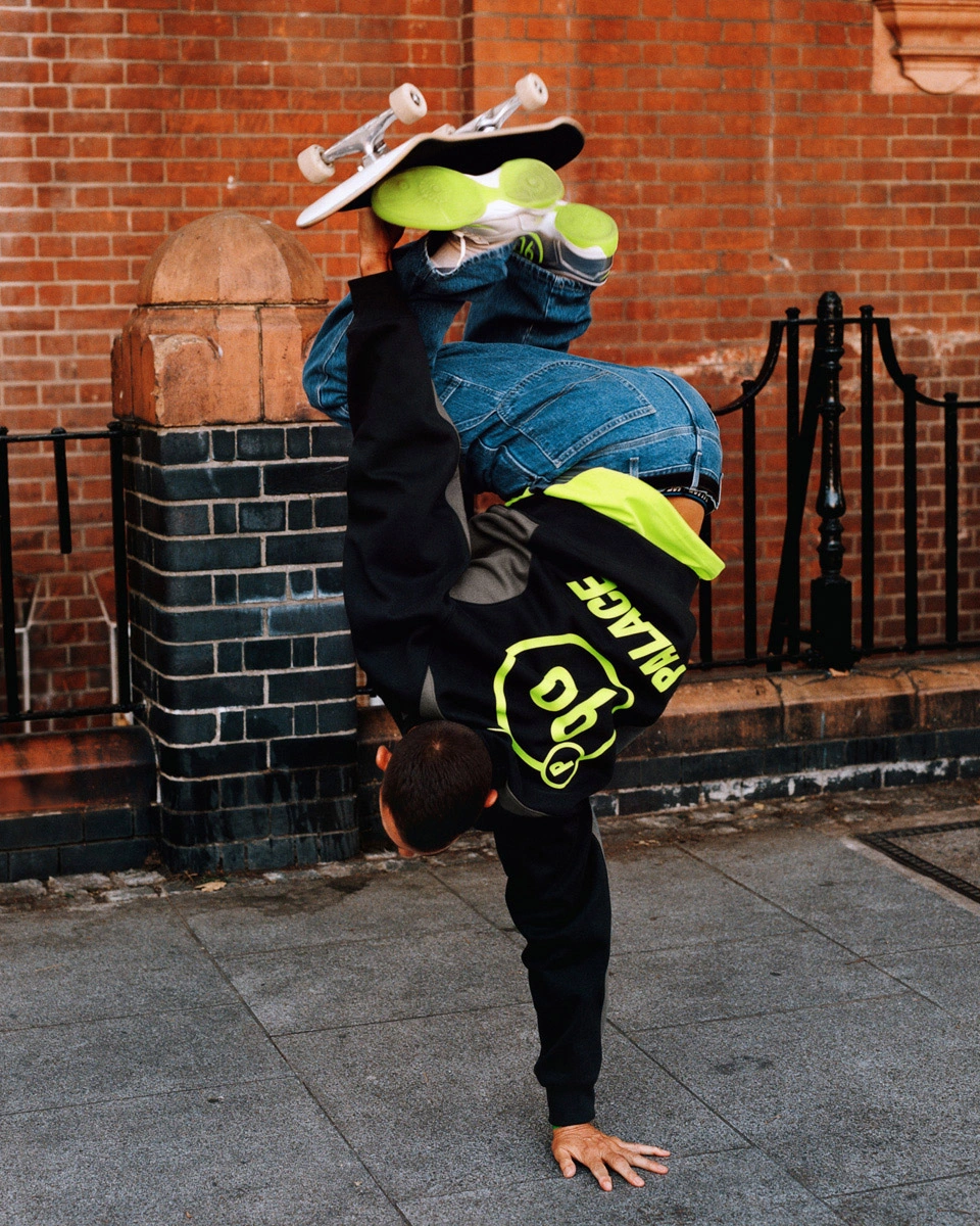 Palace 与耐克携手推出 P90 系列 © 球衫堂 kitstown Palace 与耐克携手推出 P90 系列 © 球衫堂 kitstown