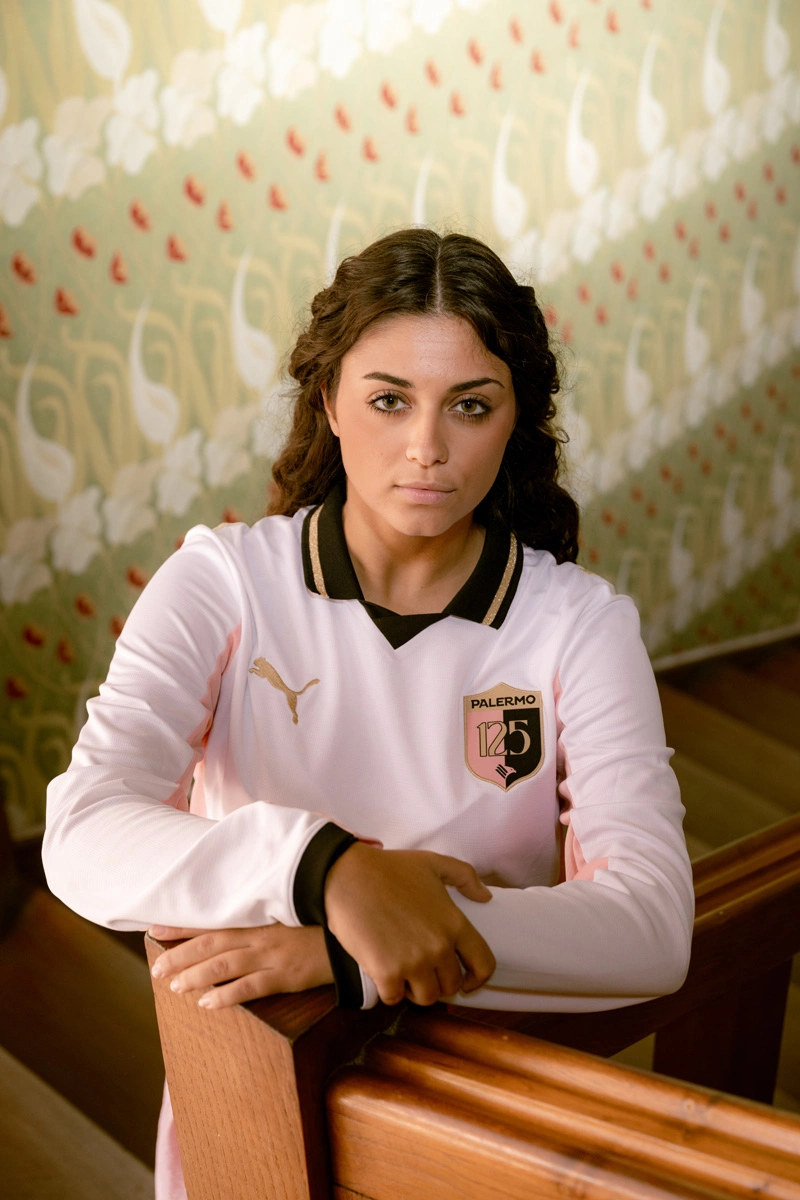 巴勒莫 2025-26 赛季第三客场球衣 © 球衫堂 kitstown 巴勒莫 2025-26 赛季第三客场球衣 © 球衫堂 kitstown