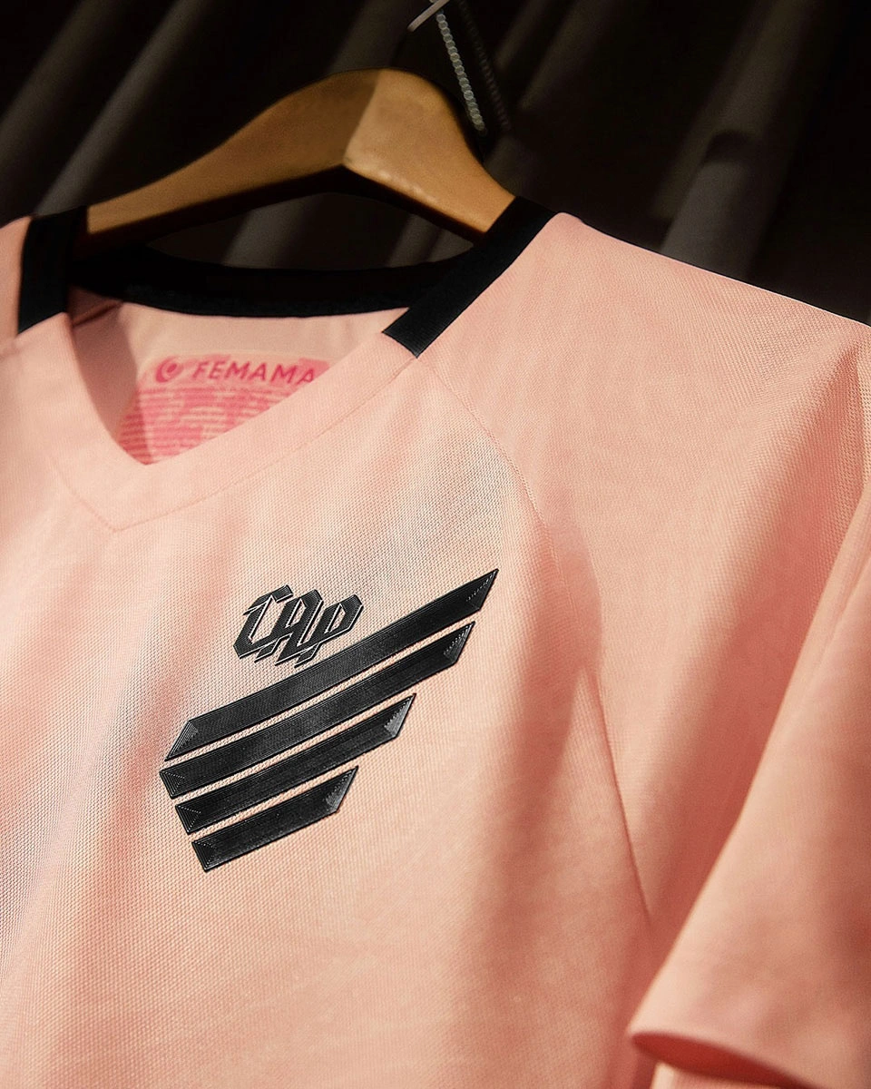 Umbro × 巴西俱乐部 2025 粉红十月特别球衣 © 球衫堂 kitstown