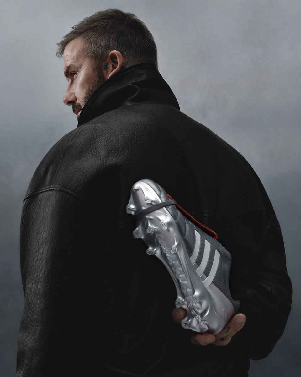 阿迪达斯推出全新 PREDATOR GUNMENTAL MANIA 足球鞋 © 球衫堂 kitstown