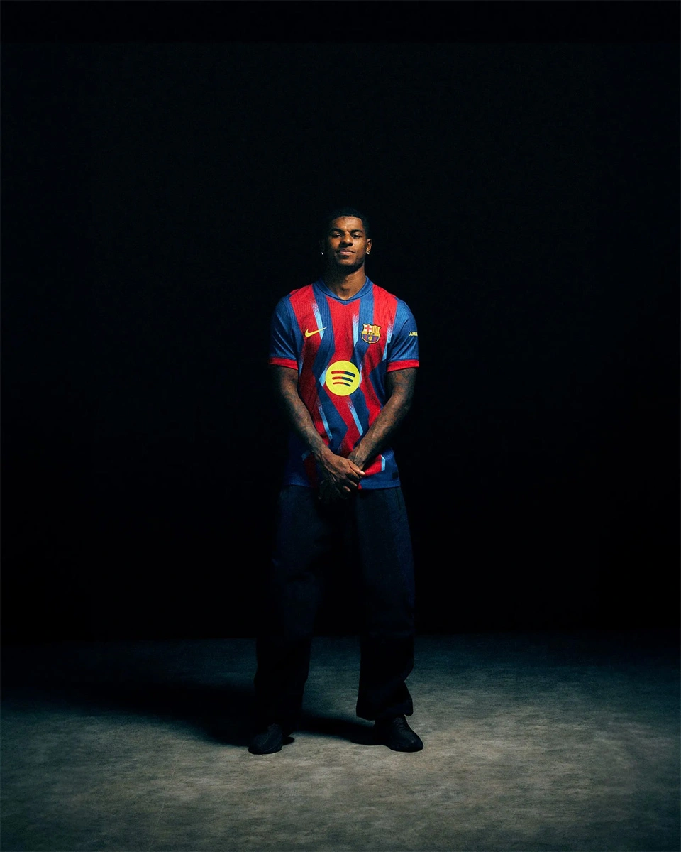 巴塞罗那 2025-26 赛季第四球衣 © 球衫堂 kitstown 巴塞罗那 2025-26 赛季第四球衣 © 球衫堂 kitstown