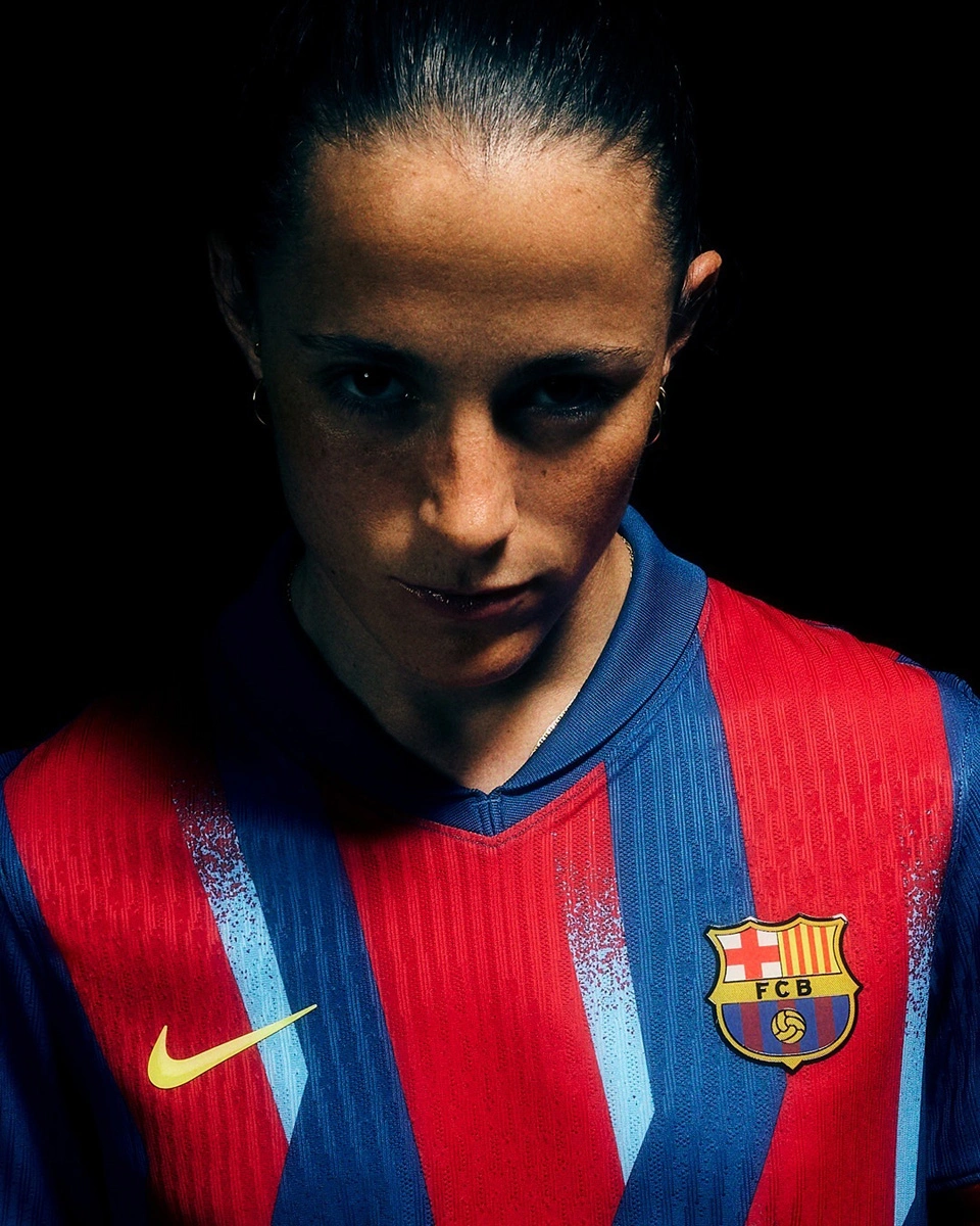 巴塞罗那 2025-26 赛季第四球衣 © 球衫堂 kitstown 巴塞罗那 2025-26 赛季第四球衣 © 球衫堂 kitstown