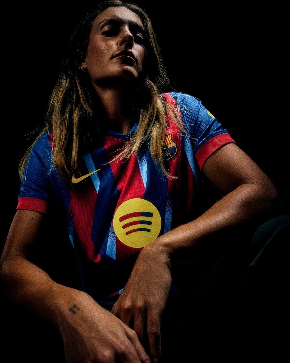 巴塞罗那 2025-26 赛季第四球衣 © 球衫堂 kitstown 巴塞罗那 2025-26 赛季第四球衣 © 球衫堂 kitstown