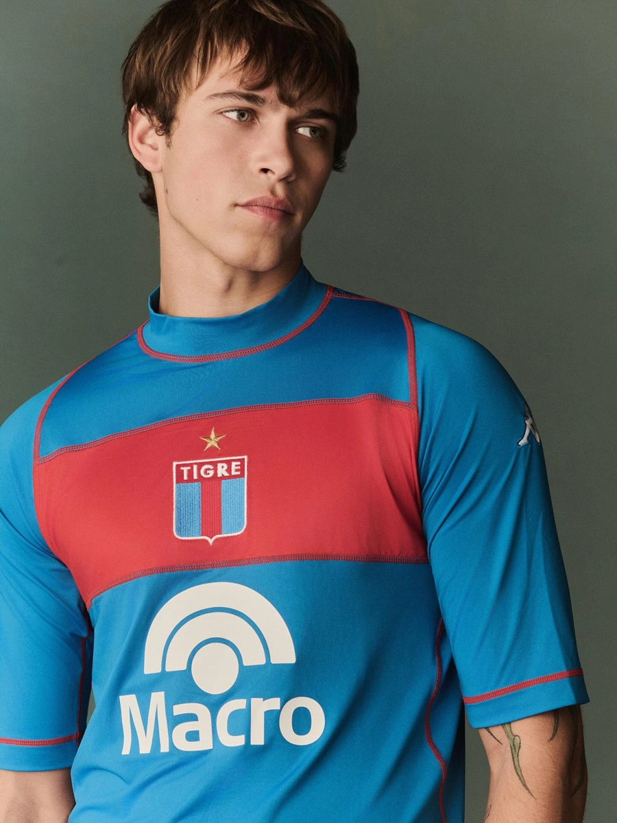 Kappa 推出 Kombat XXV 球衣，25 年传奇的回响 © 球衫堂 kitstown