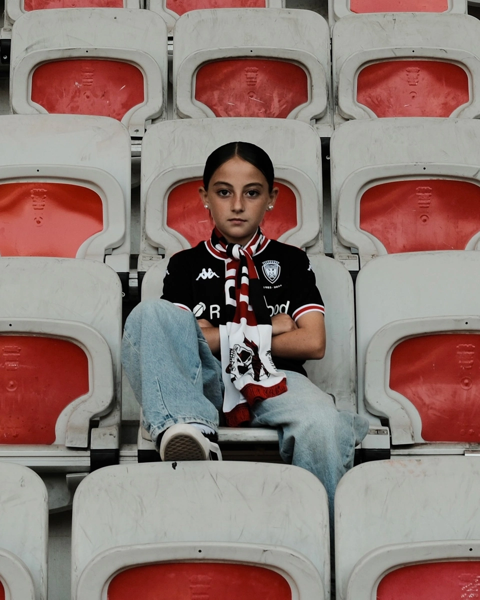 尼斯 2025-26 赛季“南看台(Populaire Sud)”特别版球衣 © 球衫堂 kitstown 尼斯 2025-26 赛季“南看台(Populaire Sud)”特别版球衣 © 球衫堂 kitstown