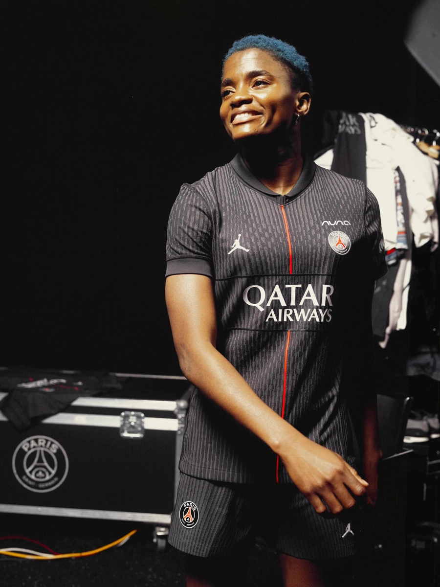 巴黎圣日耳曼 2025-26 赛季第四球衣 © 球衫堂 kitstown