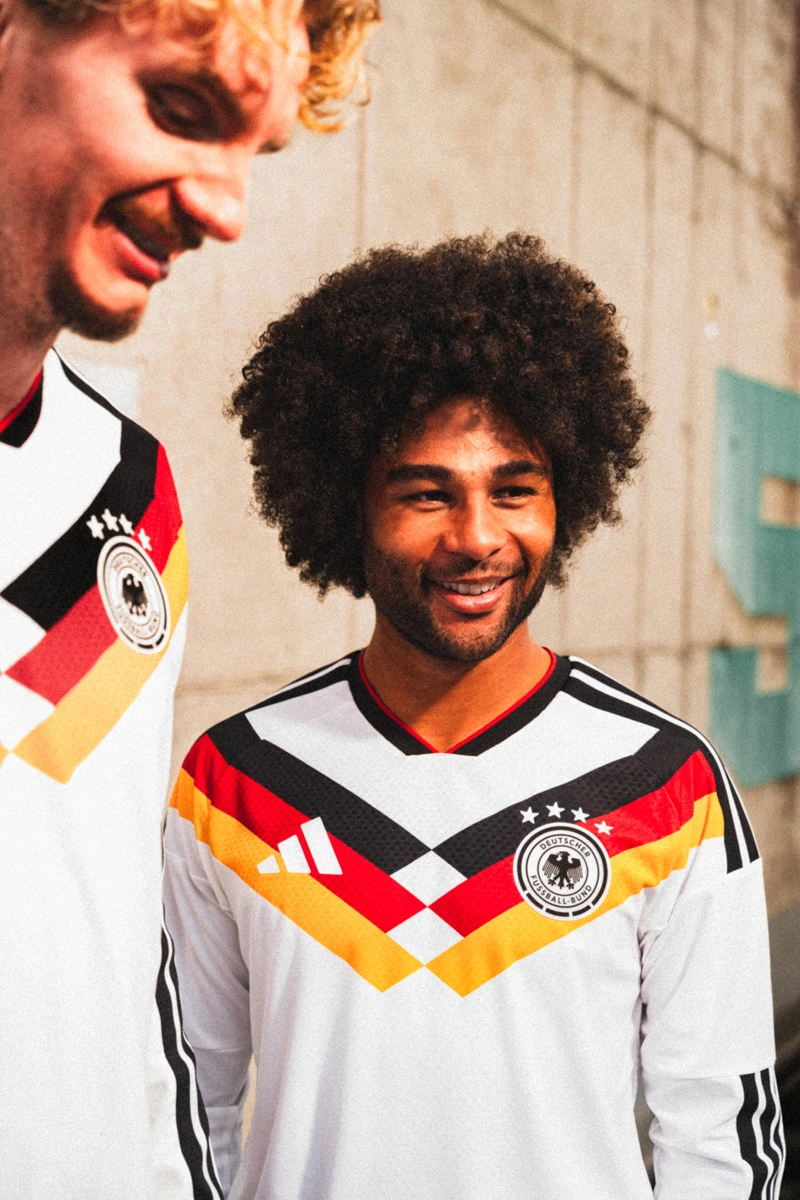 德国国家队 2026 赛季主场球衣 © 球衫堂 kitstown 德国国家队 2026 赛季主场球衣 © 球衫堂 kitstown