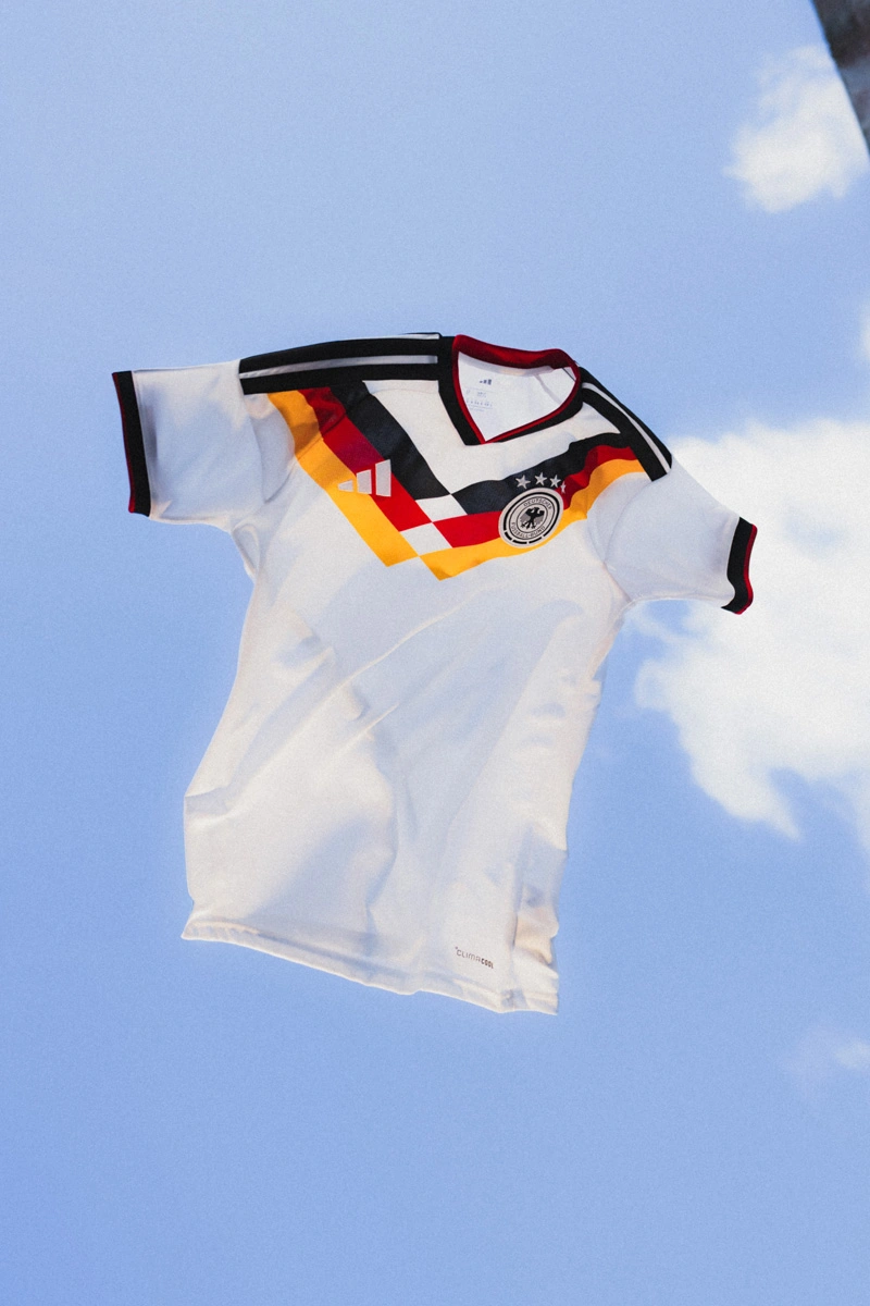 德国国家队 2026 赛季主场球衣 © 球衫堂 kitstown 德国国家队 2026 赛季主场球衣 © 球衫堂 kitstown