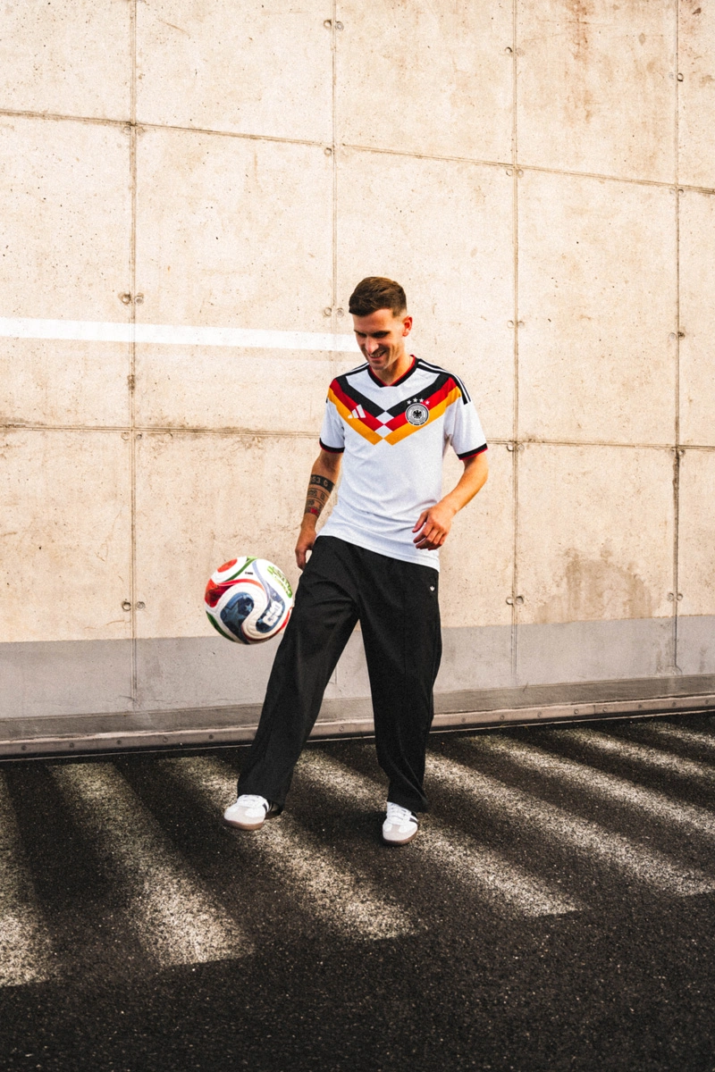 德国国家队 2026 赛季主场球衣 © 球衫堂 kitstown 德国国家队 2026 赛季主场球衣 © 球衫堂 kitstown