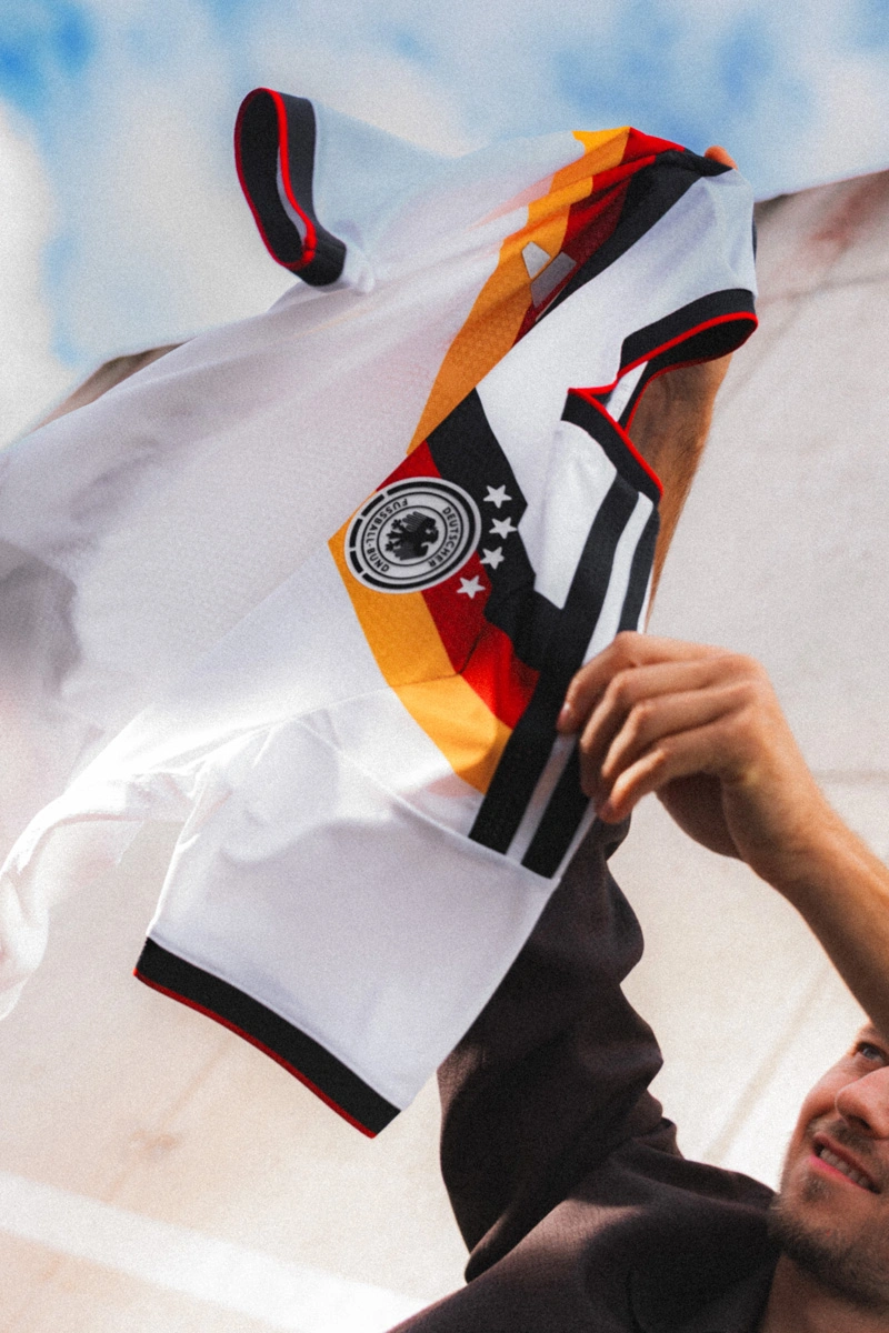 德国国家队 2026 赛季主场球衣 © 球衫堂 kitstown 德国国家队 2026 赛季主场球衣 © 球衫堂 kitstown