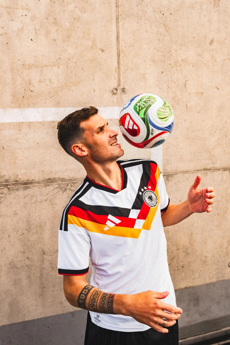 德国国家队 2026 赛季主场球衣 © 球衫堂 kitstown 德国国家队 2026 赛季主场球衣 © 球衫堂 kitstown