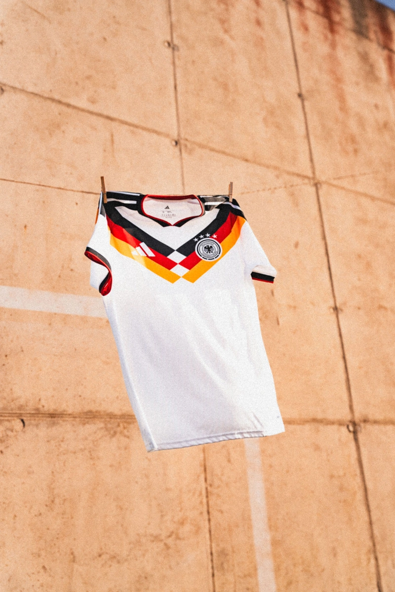 德国国家队 2026 赛季主场球衣 © 球衫堂 kitstown 德国国家队 2026 赛季主场球衣 © 球衫堂 kitstown