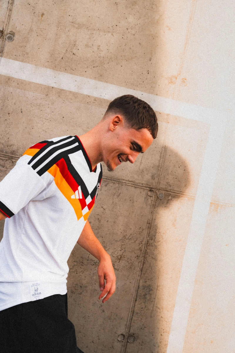 德国国家队 2026 赛季主场球衣 © 球衫堂 kitstown 德国国家队 2026 赛季主场球衣 © 球衫堂 kitstown