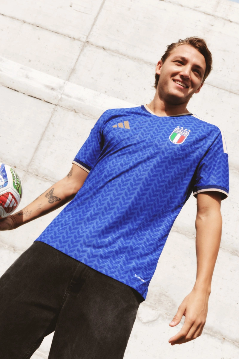 意大利国家队 2026-27 赛季主场球衣 © 球衫堂 kitstown 意大利国家队 2026-27 赛季主场球衣 © 球衫堂 kitstown