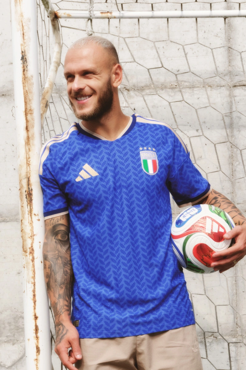 意大利国家队 2026-27 赛季主场球衣 © 球衫堂 kitstown 意大利国家队 2026-27 赛季主场球衣 © 球衫堂 kitstown
