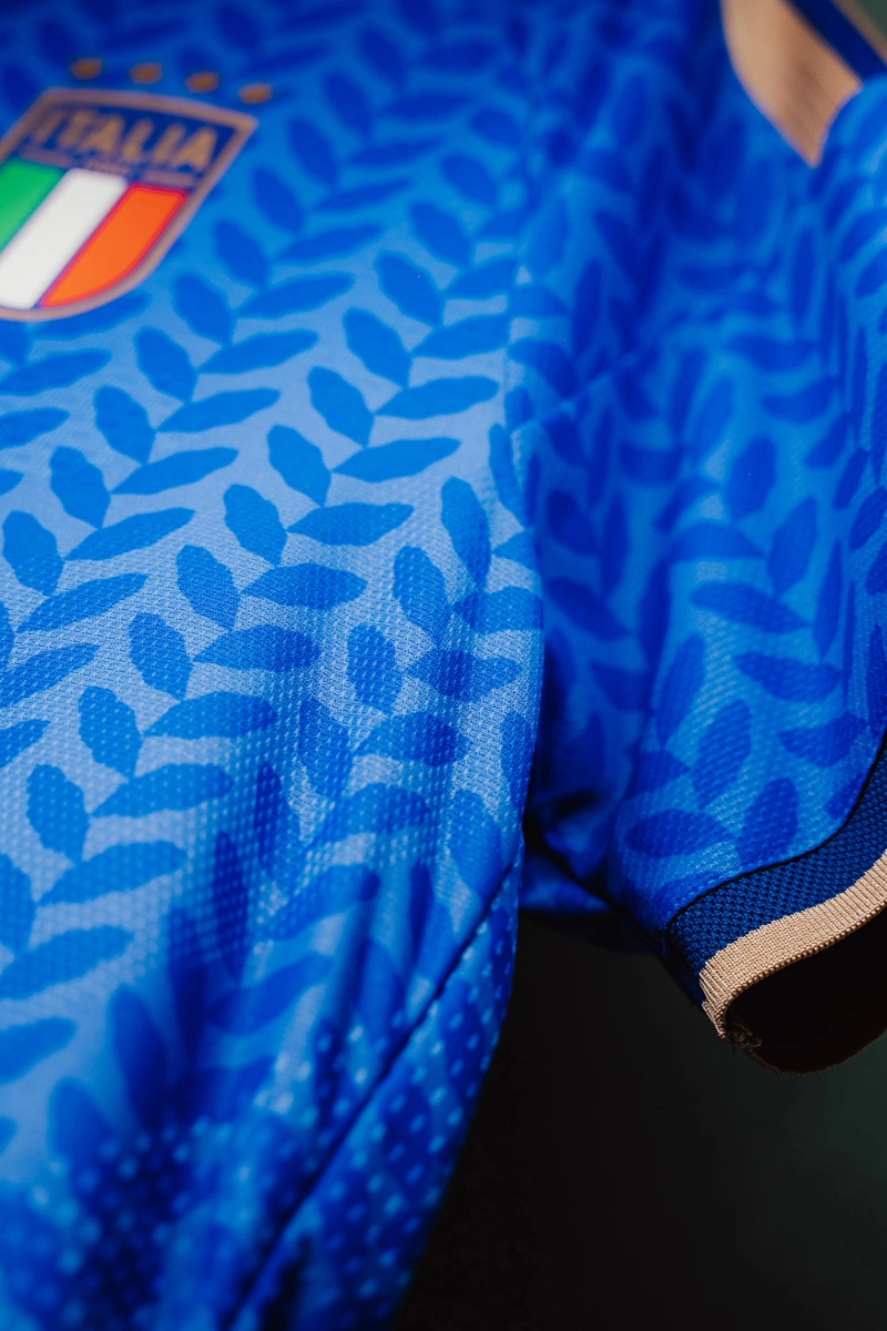 意大利国家队 2026-27 赛季主场球衣 © 球衫堂 kitstown 意大利国家队 2026-27 赛季主场球衣 © 球衫堂 kitstown
