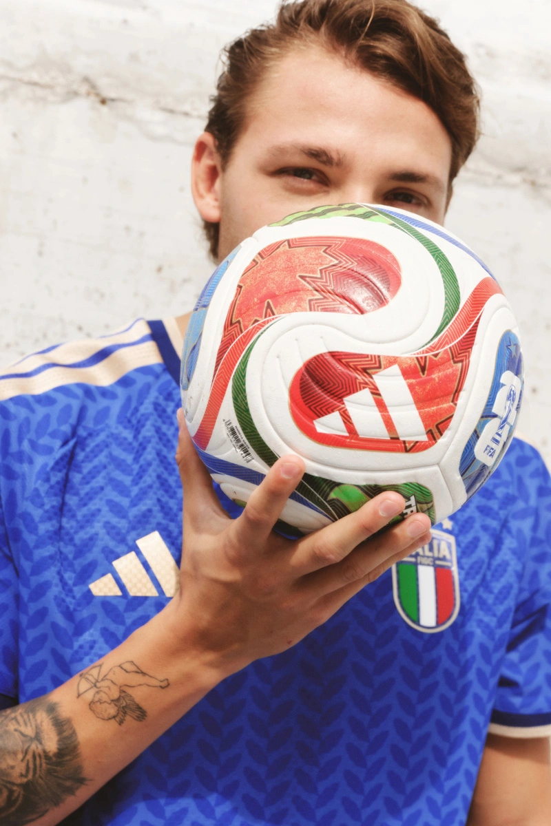 意大利国家队 2026-27 赛季主场球衣 © 球衫堂 kitstown 意大利国家队 2026-27 赛季主场球衣 © 球衫堂 kitstown