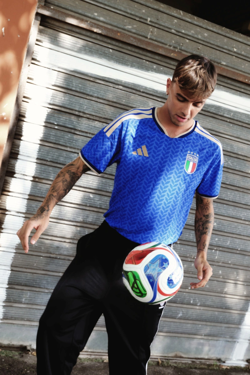 意大利国家队 2026-27 赛季主场球衣 © 球衫堂 kitstown 意大利国家队 2026-27 赛季主场球衣 © 球衫堂 kitstown