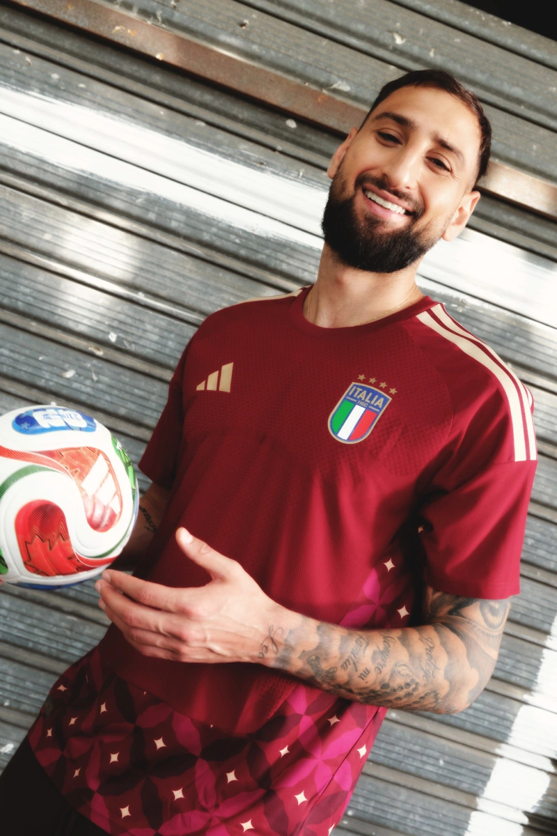 意大利国家队 2026-27 赛季主场球衣 © 球衫堂 kitstown 意大利国家队 2026-27 赛季主场球衣 © 球衫堂 kitstown