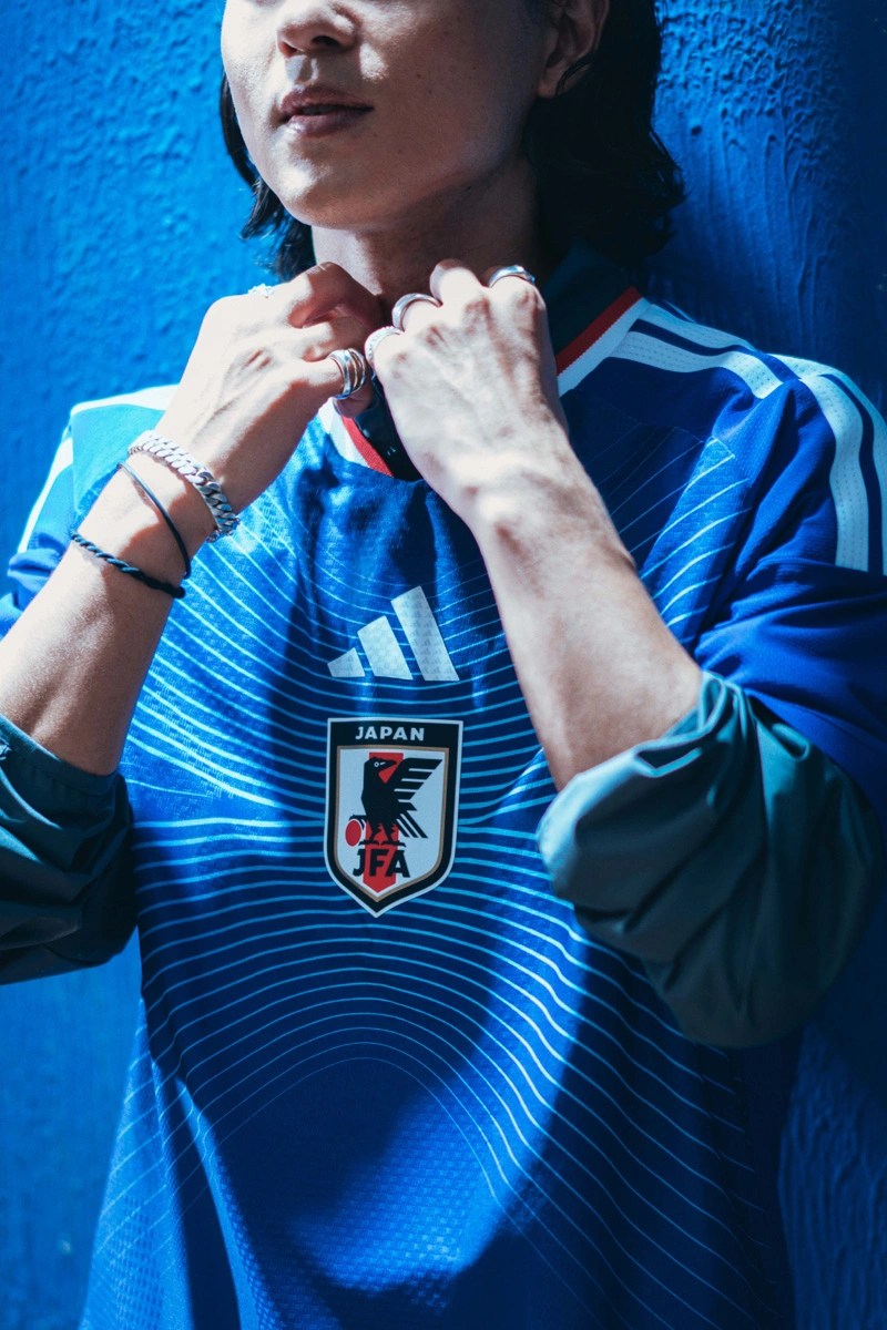 日本国家队 2026 世界杯主场球衣 © 球衫堂 kitstown 日本国家队 2026 世界杯主场球衣 © 球衫堂 kitstown