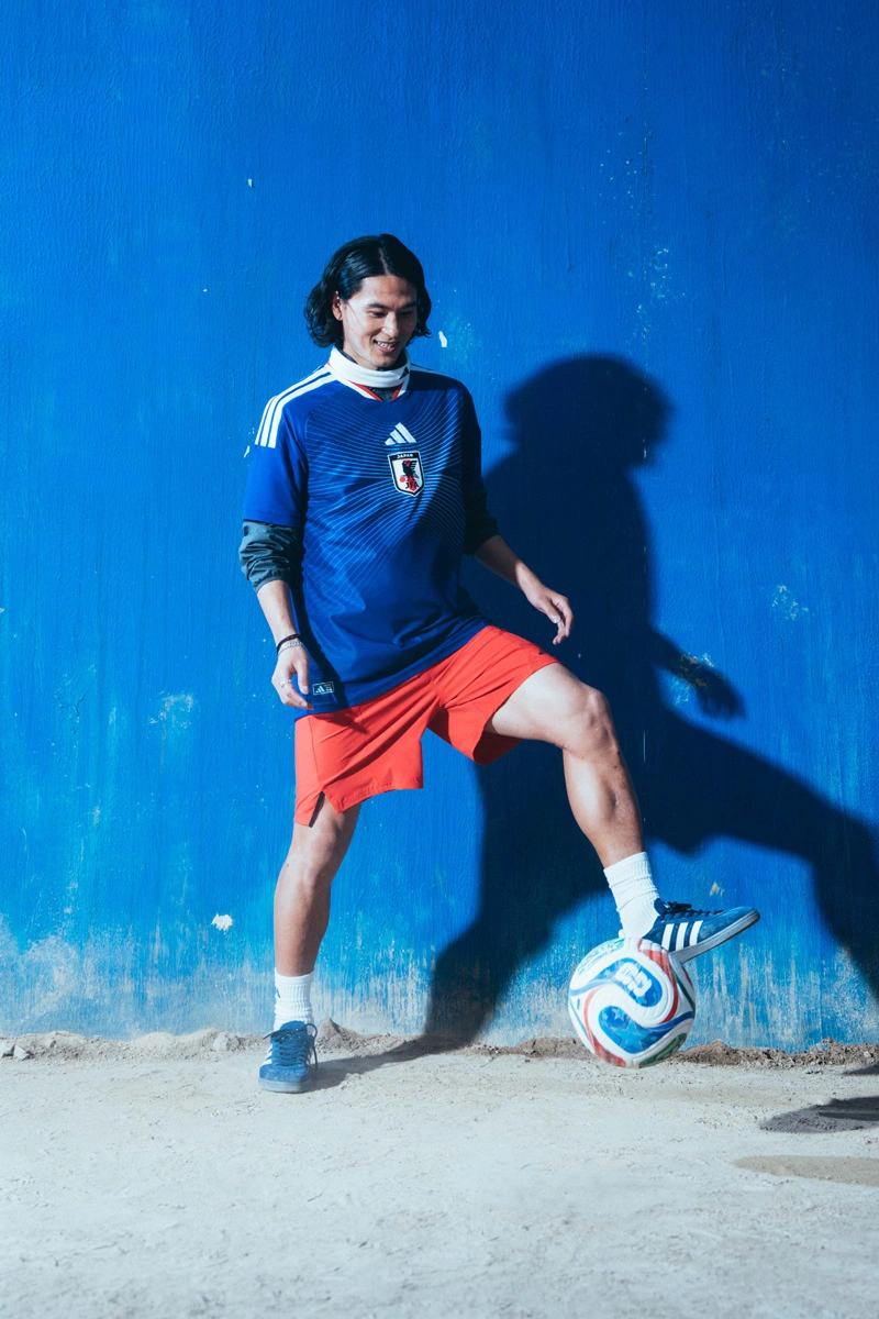 日本国家队 2026 世界杯主场球衣 © 球衫堂 kitstown 日本国家队 2026 世界杯主场球衣 © 球衫堂 kitstown