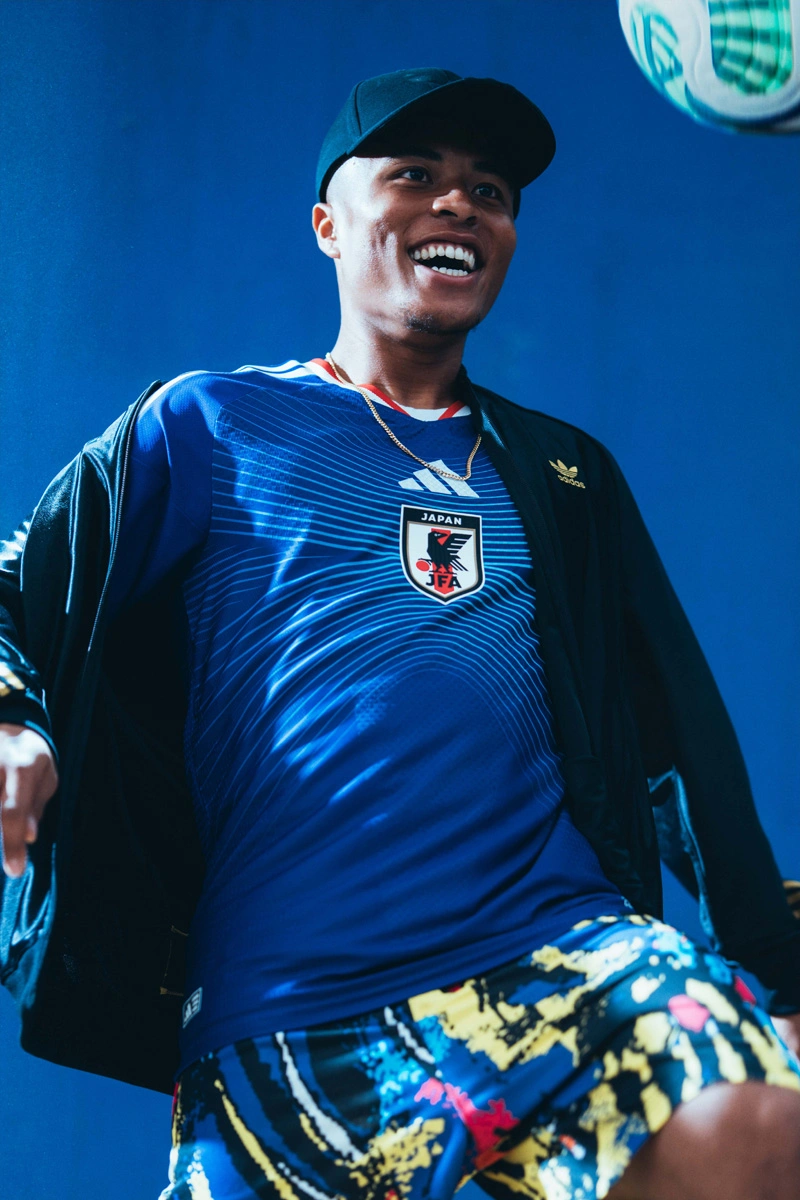 日本国家队 2026 世界杯主场球衣 © 球衫堂 kitstown 日本国家队 2026 世界杯主场球衣 © 球衫堂 kitstown