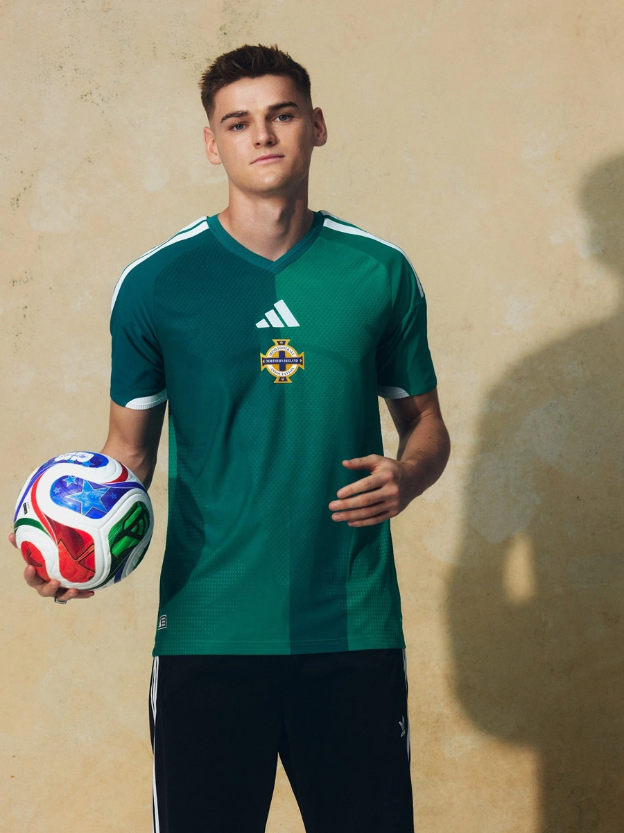 北爱尔兰代表队 2026-27 赛季主场球衣 © 球衫堂 kitstown 北爱尔兰代表队 2026-27 赛季主场球衣 © 球衫堂 kitstown