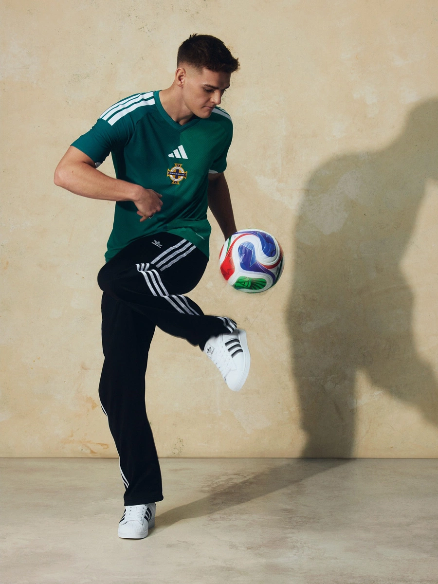 北爱尔兰代表队 2026-27 赛季主场球衣 © 球衫堂 kitstown 北爱尔兰代表队 2026-27 赛季主场球衣 © 球衫堂 kitstown