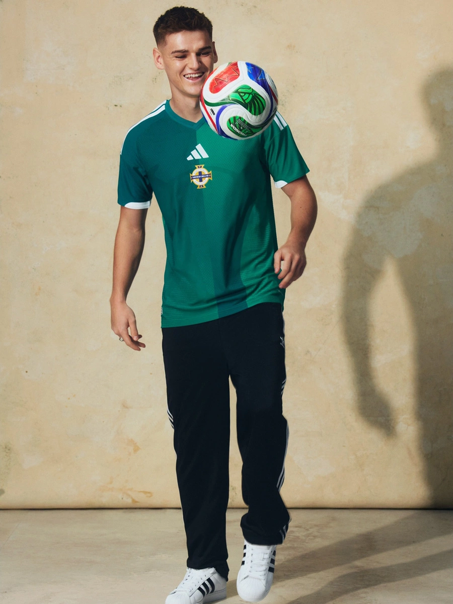 北爱尔兰代表队 2026-27 赛季主场球衣 © 球衫堂 kitstown 北爱尔兰代表队 2026-27 赛季主场球衣 © 球衫堂 kitstown