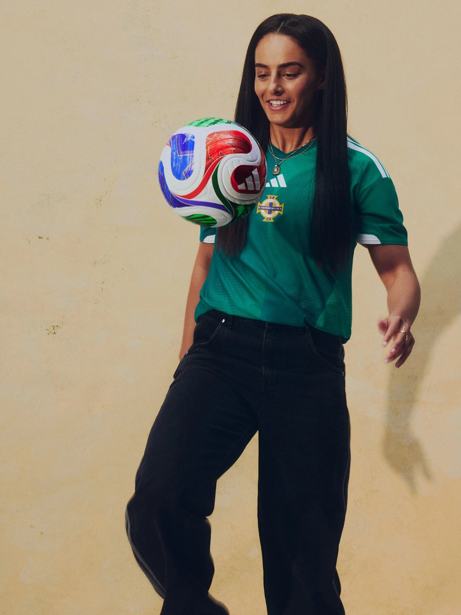 北爱尔兰代表队 2026-27 赛季主场球衣 © 球衫堂 kitstown 北爱尔兰代表队 2026-27 赛季主场球衣 © 球衫堂 kitstown