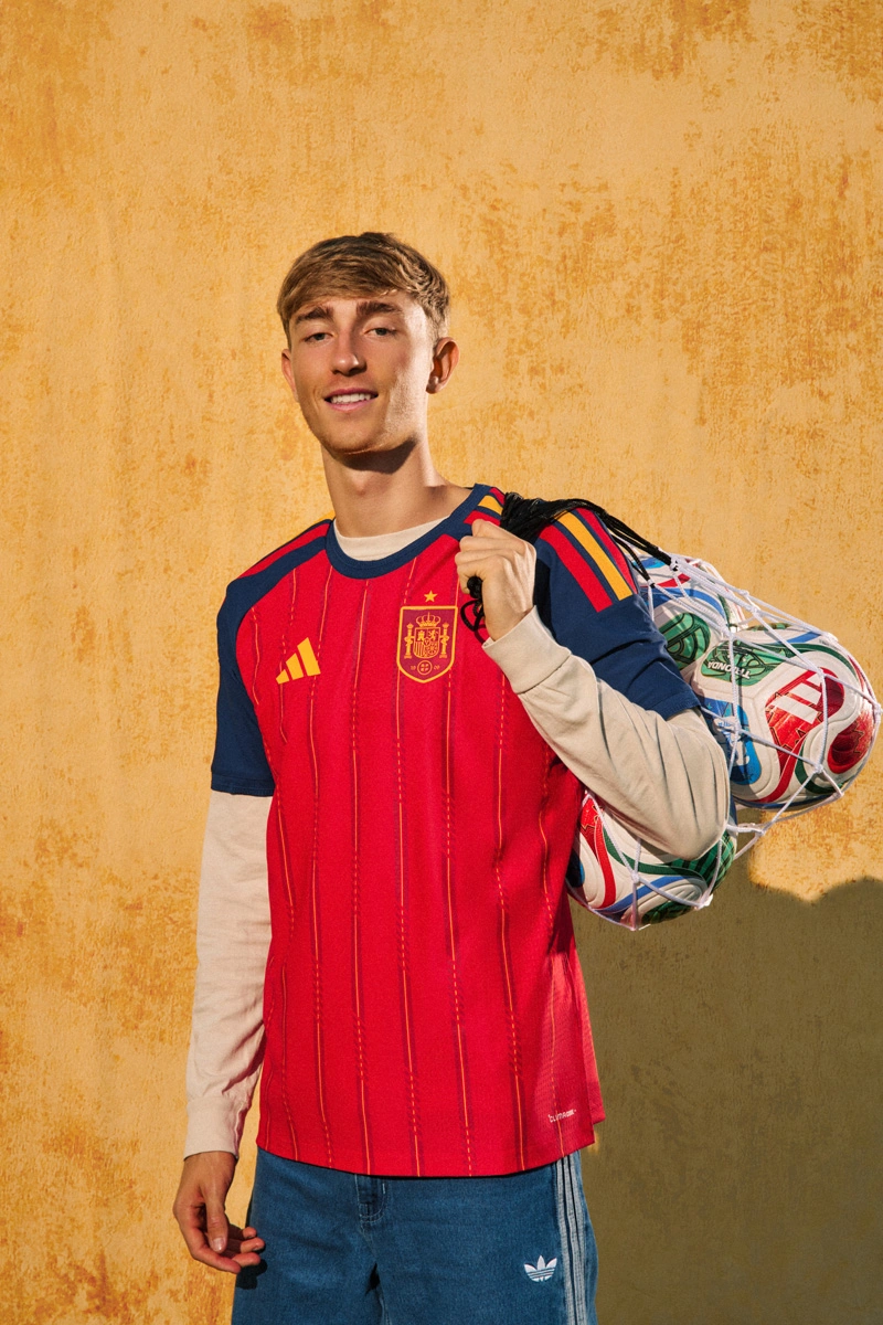 西班牙国家队 2026-27 赛季主场球衣 © 球衫堂 kitstown 西班牙国家队 2026-27 赛季主场球衣 © 球衫堂 kitstown