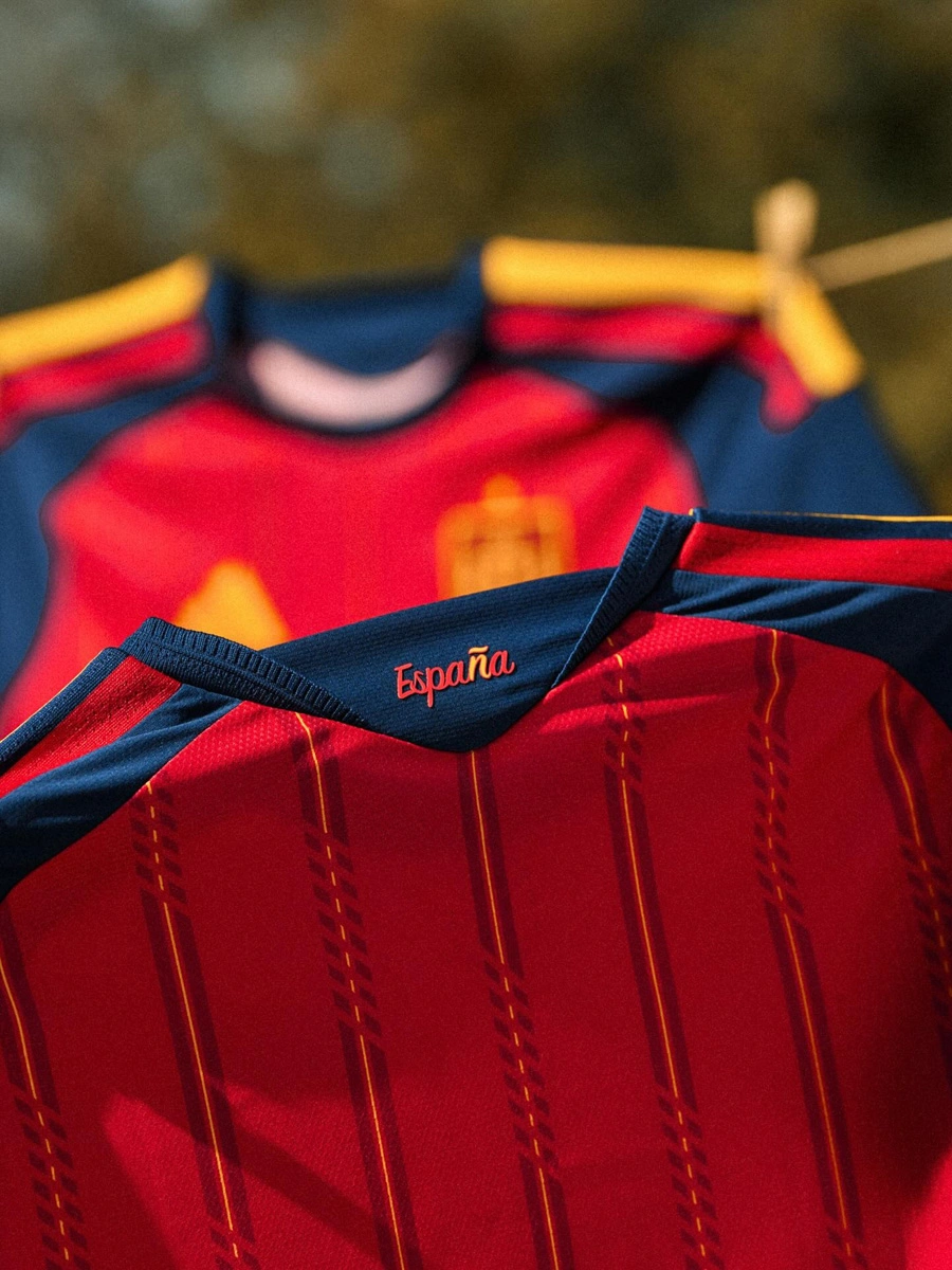 西班牙国家队 2026-27 赛季主场球衣 © 球衫堂 kitstown 西班牙国家队 2026-27 赛季主场球衣 © 球衫堂 kitstown