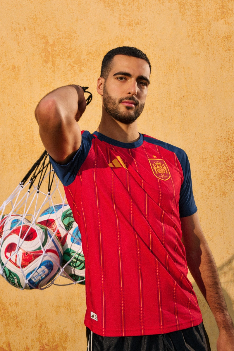 西班牙国家队 2026-27 赛季主场球衣 © 球衫堂 kitstown 西班牙国家队 2026-27 赛季主场球衣 © 球衫堂 kitstown