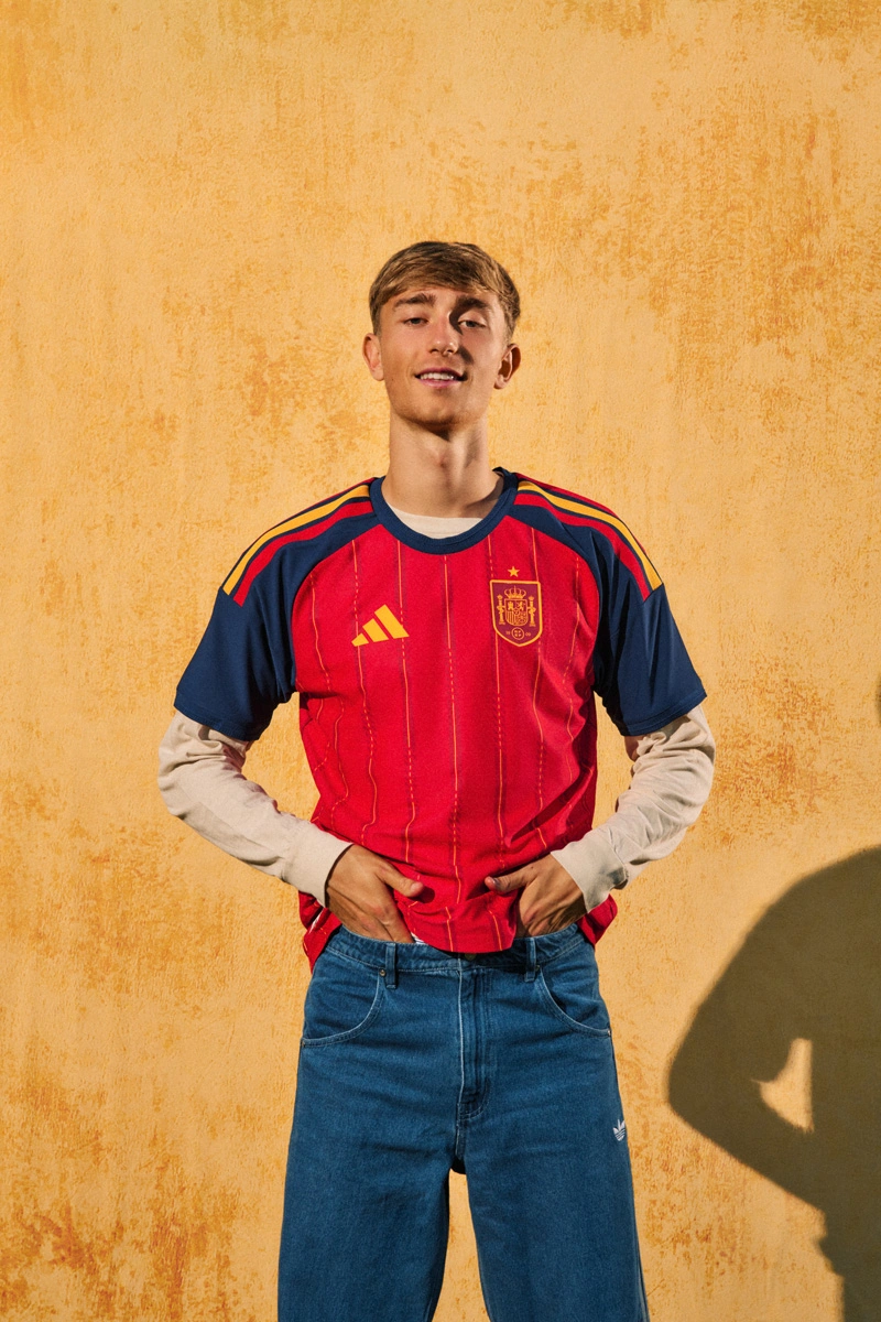 西班牙国家队 2026-27 赛季主场球衣 © 球衫堂 kitstown 西班牙国家队 2026-27 赛季主场球衣 © 球衫堂 kitstown