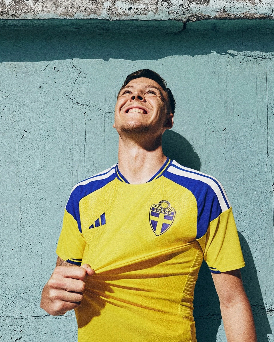 瑞典国家队 2026-27 赛季主场球衣 © 球衫堂 kitstown 瑞典国家队 2026-27 赛季主场球衣 © 球衫堂 kitstown