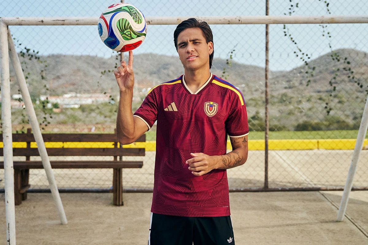 委内瑞拉国家队 2026-27 赛季主场球衣 © 球衫堂 kitstown 委内瑞拉国家队 2026-27 赛季主场球衣 © 球衫堂 kitstown