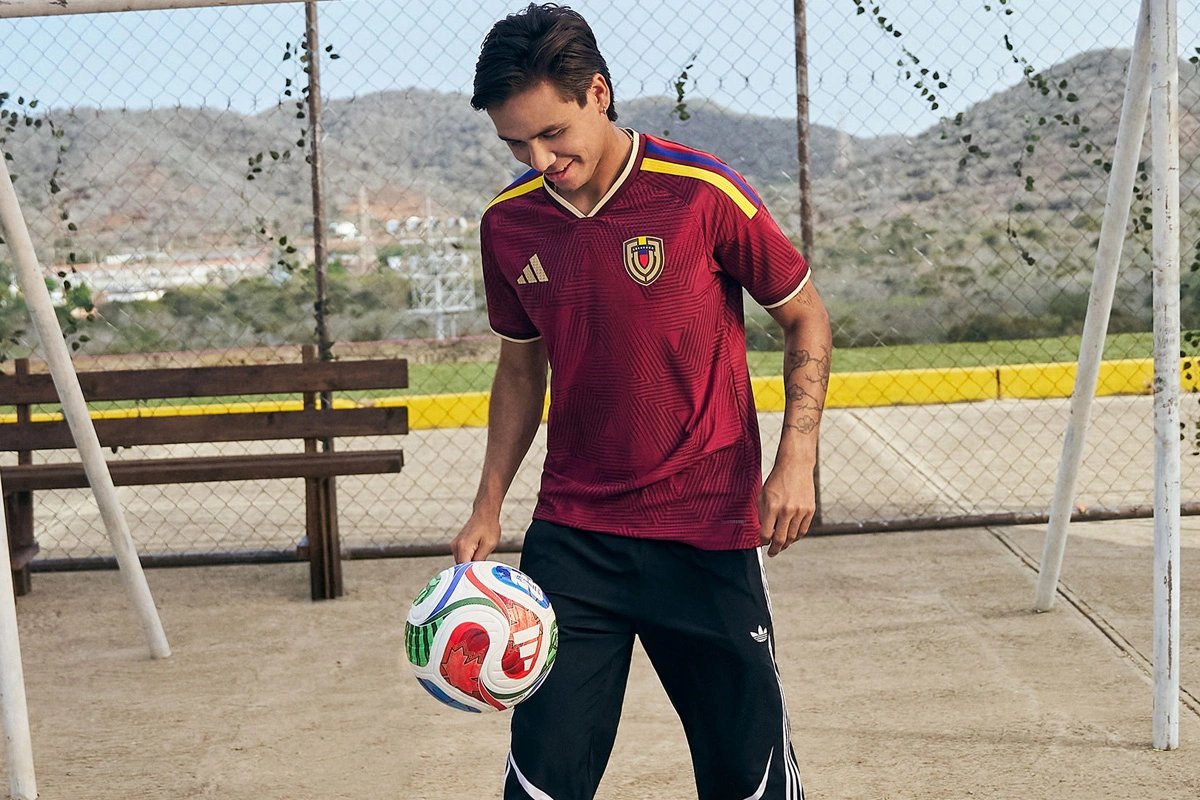 委内瑞拉国家队 2026-27 赛季主场球衣 © 球衫堂 kitstown 委内瑞拉国家队 2026-27 赛季主场球衣 © 球衫堂 kitstown