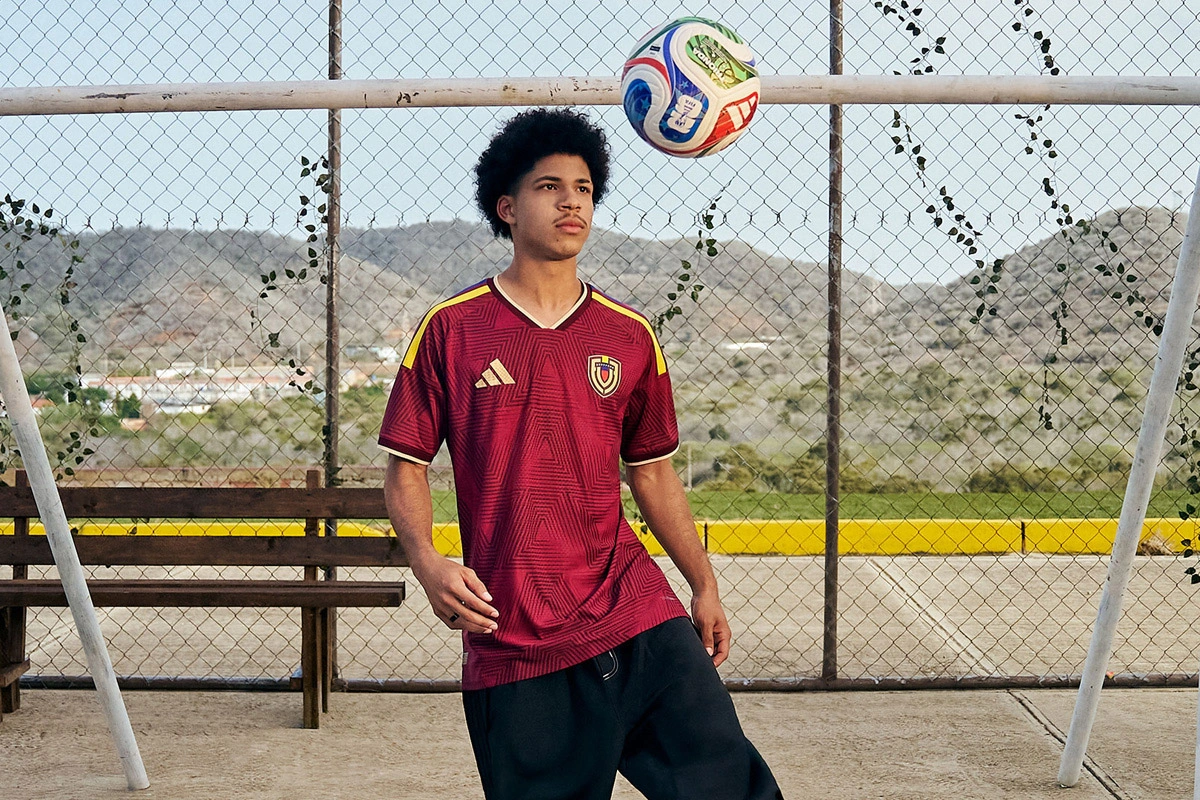 委内瑞拉国家队 2026-27 赛季主场球衣 © 球衫堂 kitstown 委内瑞拉国家队 2026-27 赛季主场球衣 © 球衫堂 kitstown