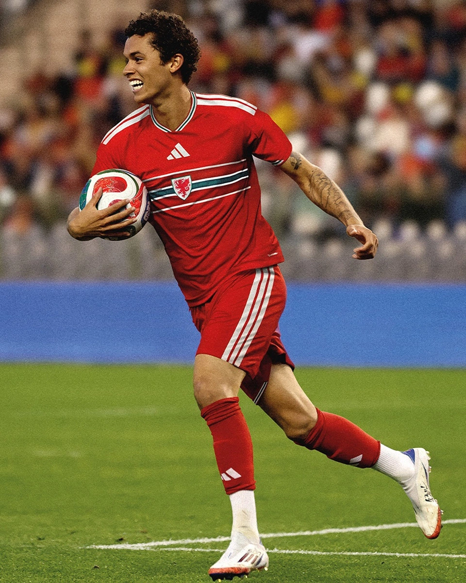 威尔士代表队 2026-27 赛季主场球衣 © 球衫堂 kitstown 威尔士代表队 2026-27 赛季主场球衣 © 球衫堂 kitstown