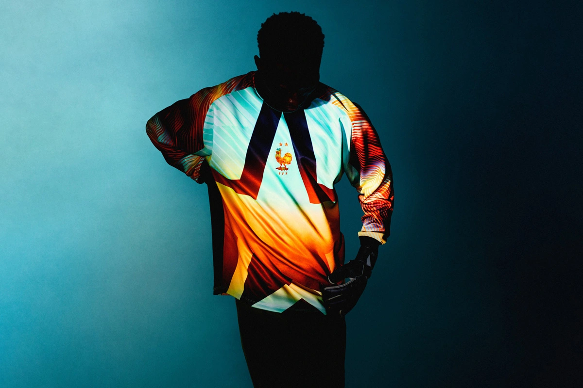 耐克推出“好莱坞门将(Hollywood Keepers)”休闲运动服 © 球衫堂 kitstown 耐克推出“好莱坞门将(Hollywood Keepers)”休闲运动服 © 球衫堂 kitstown