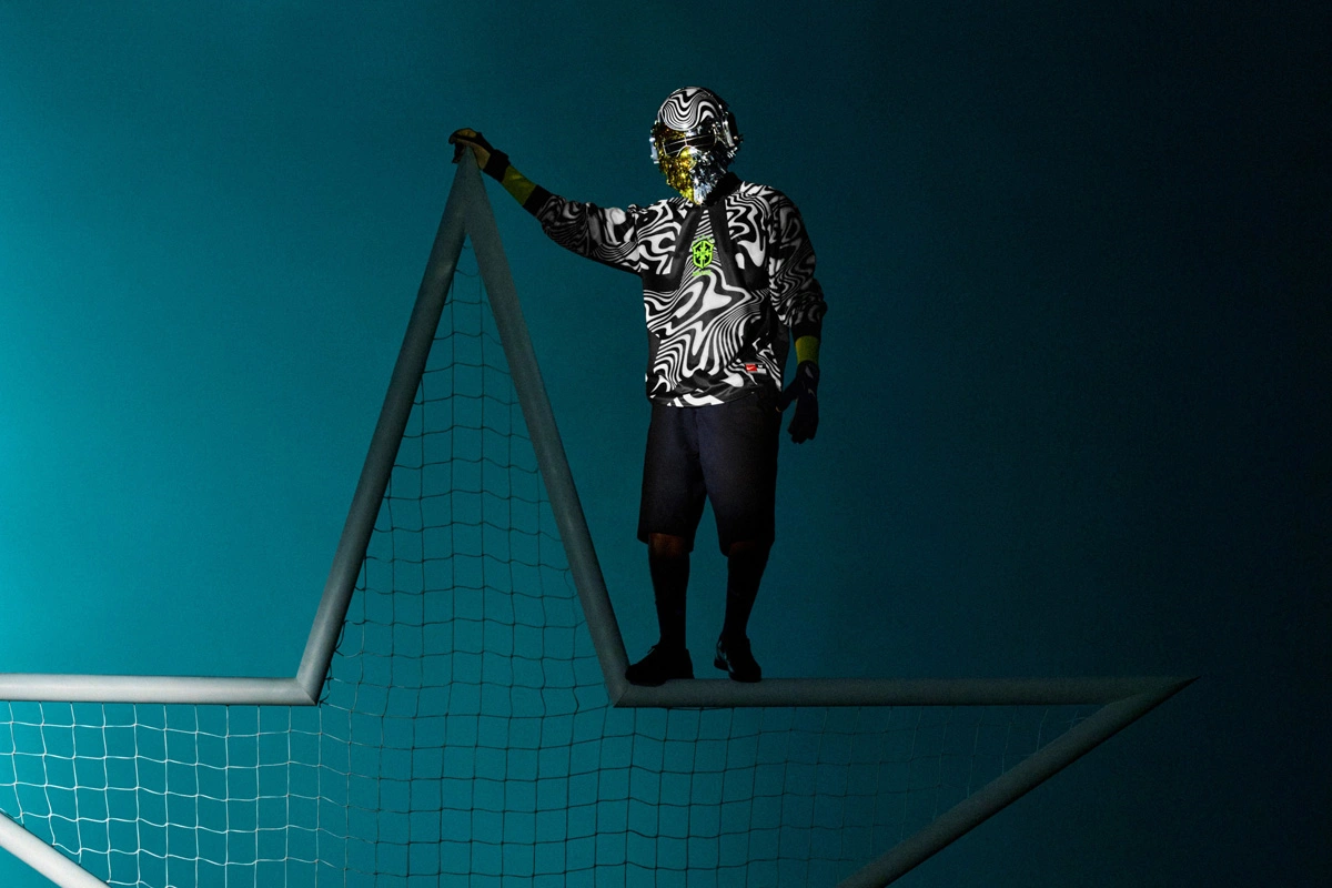 耐克推出“好莱坞门将(Hollywood Keepers)”休闲运动服 © 球衫堂 kitstown 耐克推出“好莱坞门将(Hollywood Keepers)”休闲运动服 © 球衫堂 kitstown