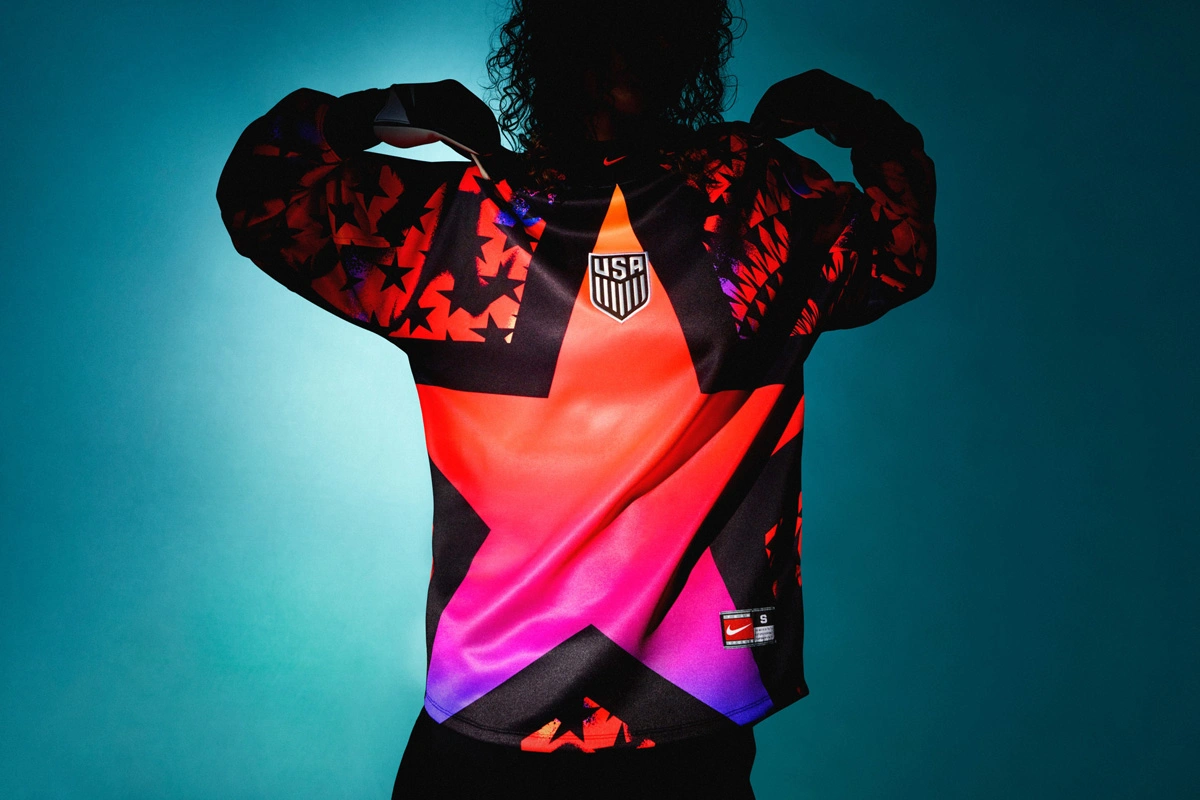 耐克推出“好莱坞门将(Hollywood Keepers)”休闲运动服 © 球衫堂 kitstown 耐克推出“好莱坞门将(Hollywood Keepers)”休闲运动服 © 球衫堂 kitstown