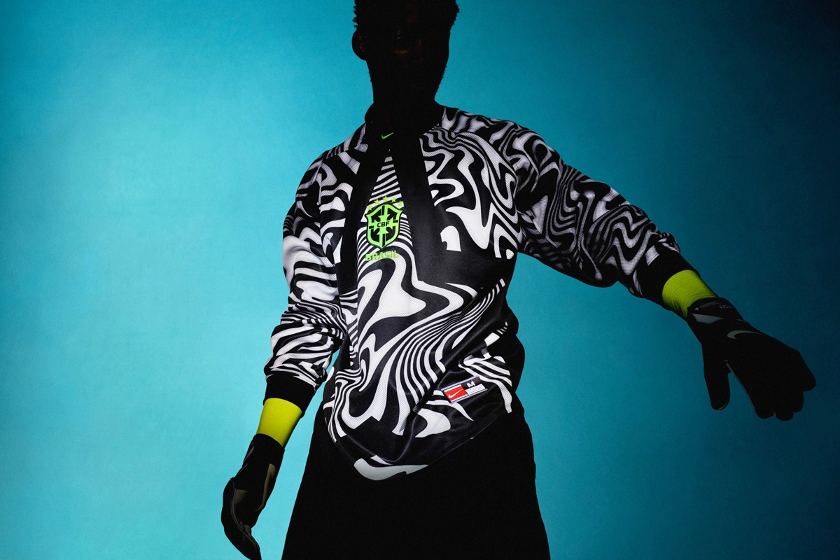 耐克推出“好莱坞门将(Hollywood Keepers)”休闲运动服 © 球衫堂 kitstown 耐克推出“好莱坞门将(Hollywood Keepers)”休闲运动服 © 球衫堂 kitstown