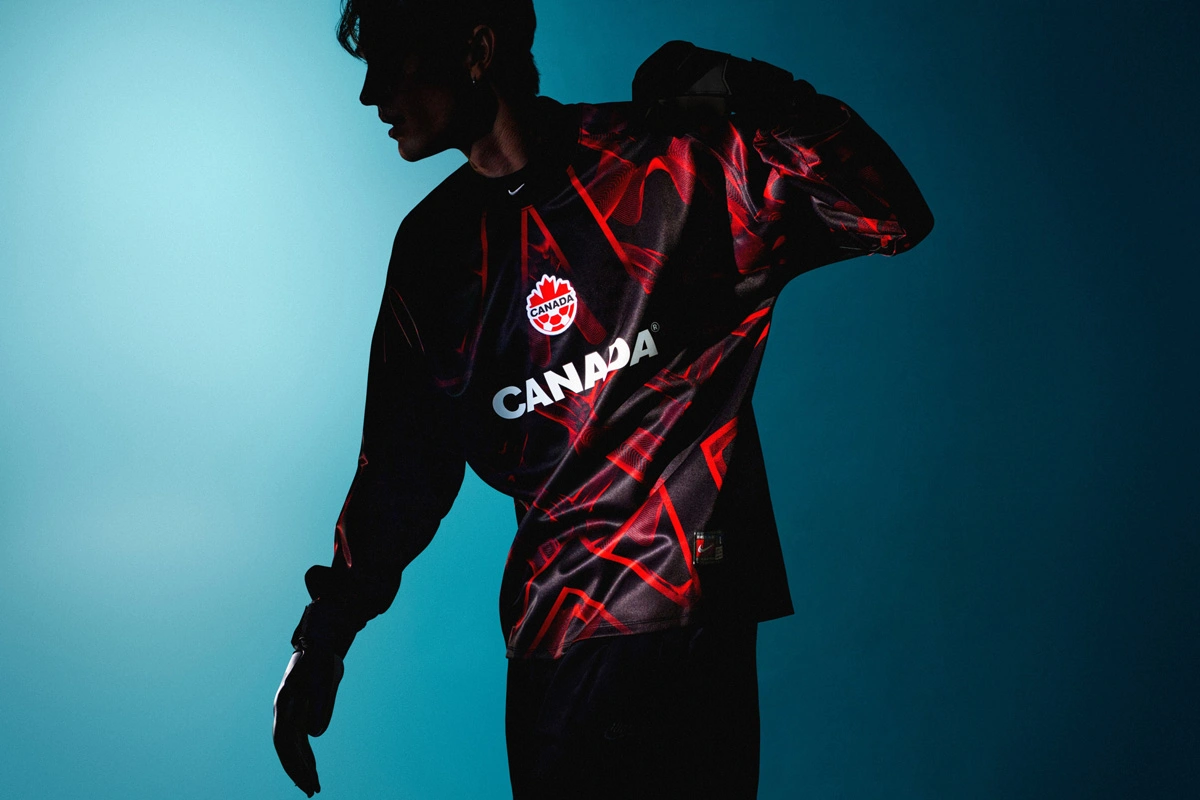 耐克推出“好莱坞门将(Hollywood Keepers)”休闲运动服 © 球衫堂 kitstown 耐克推出“好莱坞门将(Hollywood Keepers)”休闲运动服 © 球衫堂 kitstown