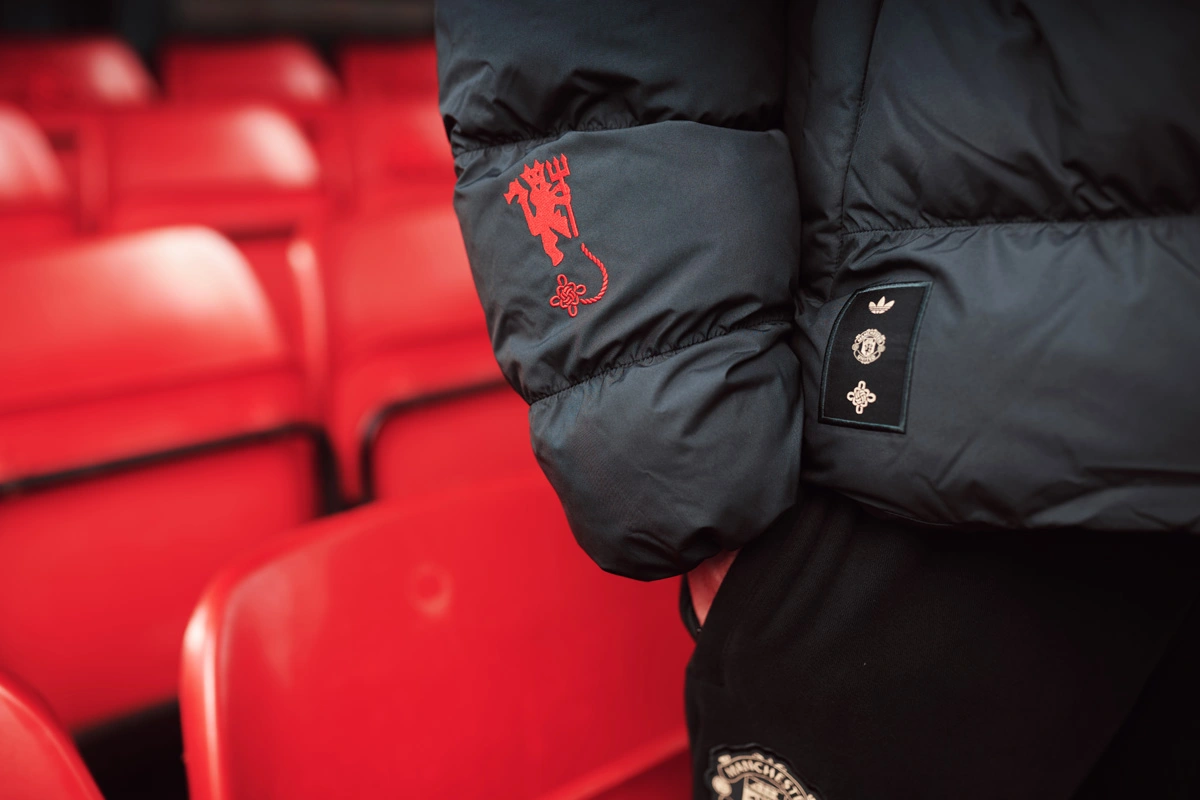 adidas × 曼联俱乐部 2026 中国文化系列 © 球衫堂 kitstown adidas × 曼联俱乐部 2026 中国文化系列 © 球衫堂 kitstown